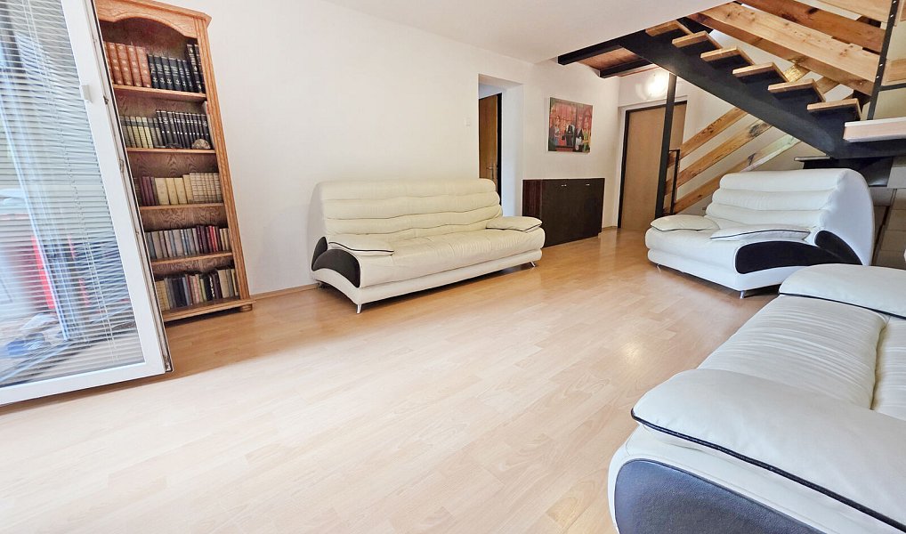 Prodej domu 250 m² s pozemkem 342 m², Praha – náhled fotky 6