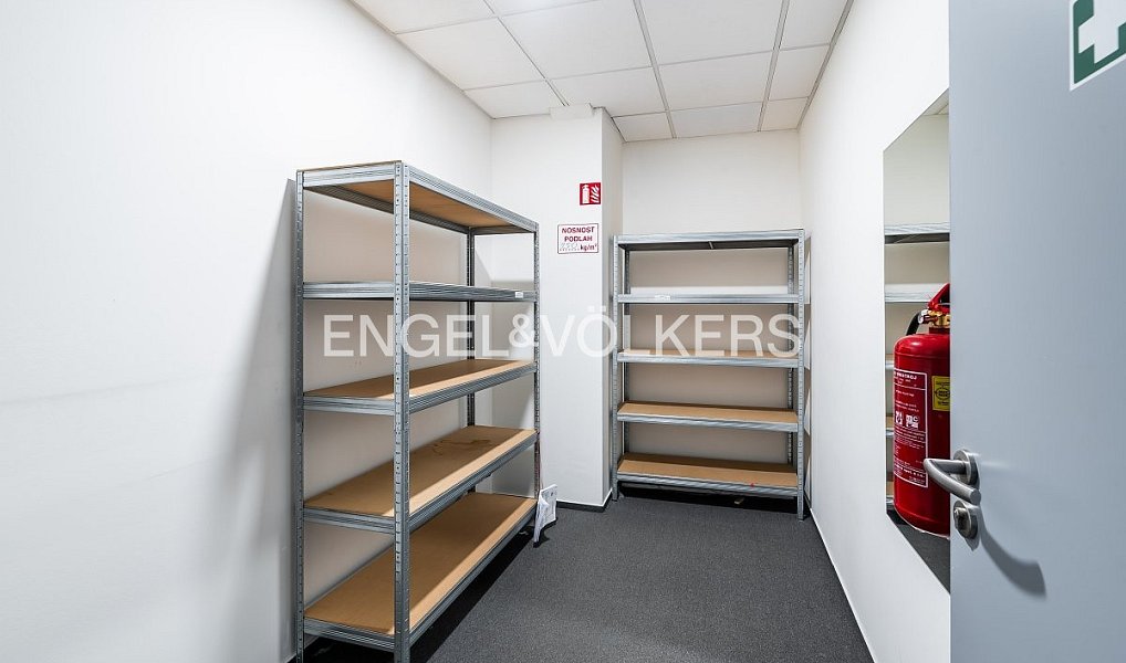 Pronájem kanceláře 788 m², Praha – náhled fotky 9