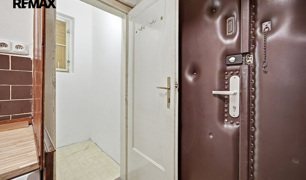 Prodej bytu 1+1 59 m², Praha – náhled fotky 12