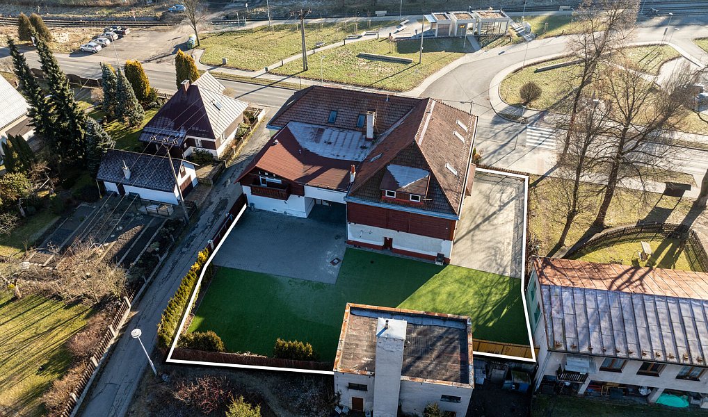 Prodej ubytovacího objektu 818 m², Karolinka – náhled fotky 2