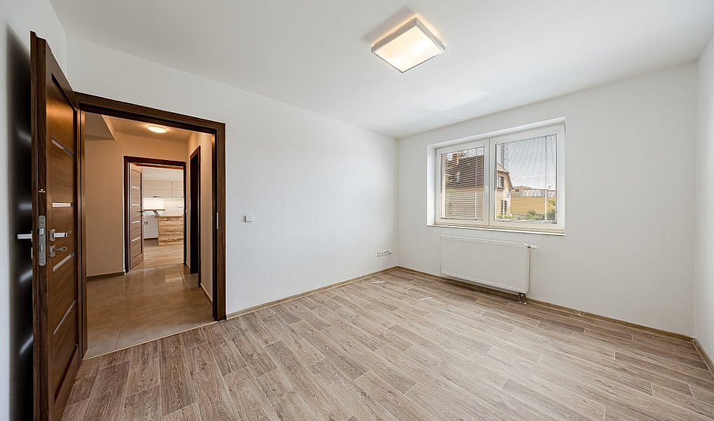 Pronájem domu 175 m² s pozemkem 722 m², Kunovice – náhled fotky 7