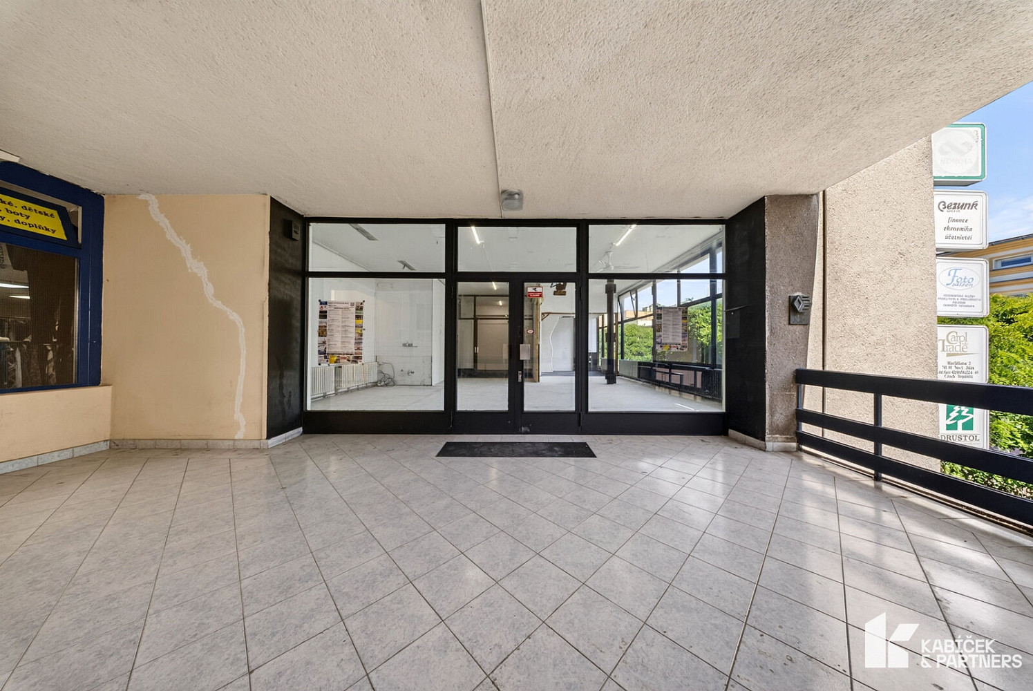Prodej obchodních prostor 411 m²