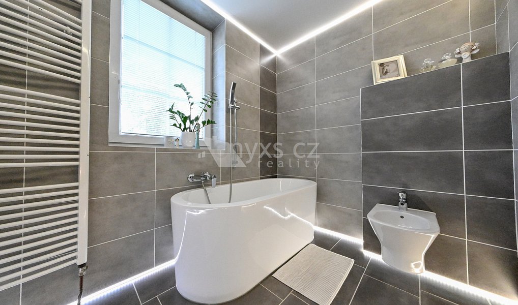 Prodej domu 183 m² s pozemkem 2 301 m², Komorní Lhotka – náhled fotky 35