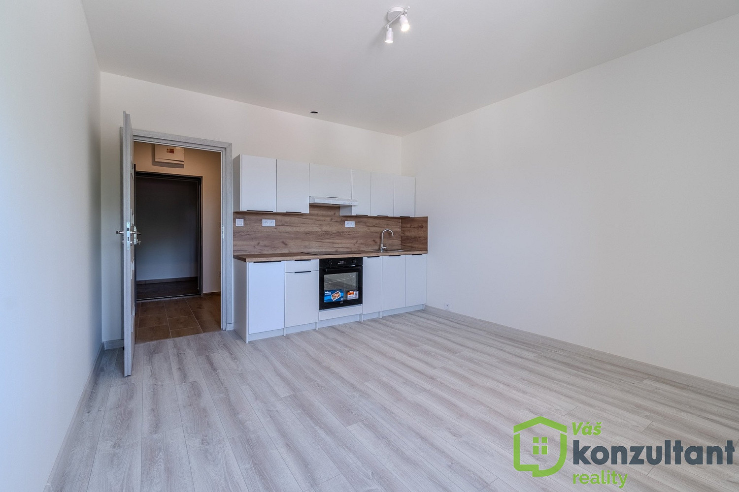 Prodej bytu 1+kk 23 m² — photo 2