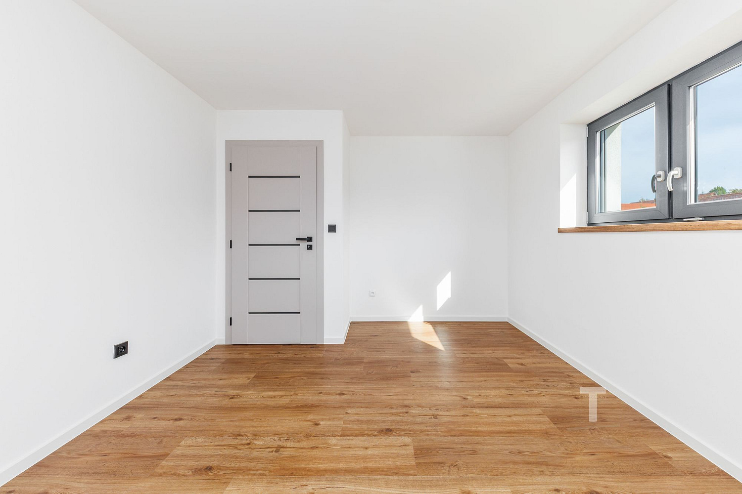 Prodej domu 200 m² s pozemkem 915 m² – fotografie 3