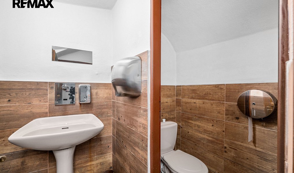 Prodej komerčního objektu (jiného typu) 855 m², Jindřichův Hradec – náhled fotky 13