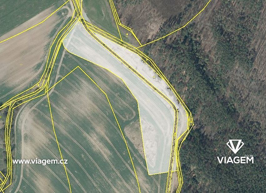 Prodej pole 6 859 m²