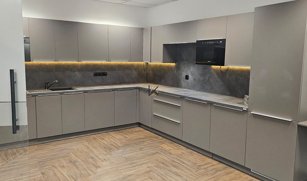 Pronájem kanceláře 576 m², Praha – náhled fotky 9