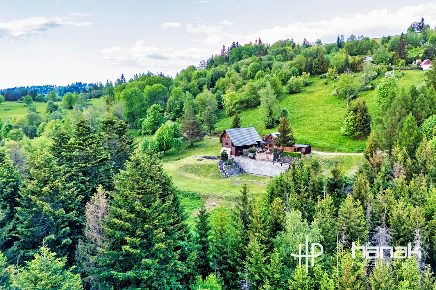 Prodej ubytovacího objektu 517 m² – fotografie 2