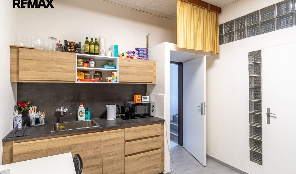 Pronájem obchodních prostor 165 m², Praha – náhled fotky 4