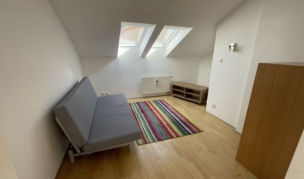 Prodej bytu 3+1 93 m², Praha – náhled fotky 2