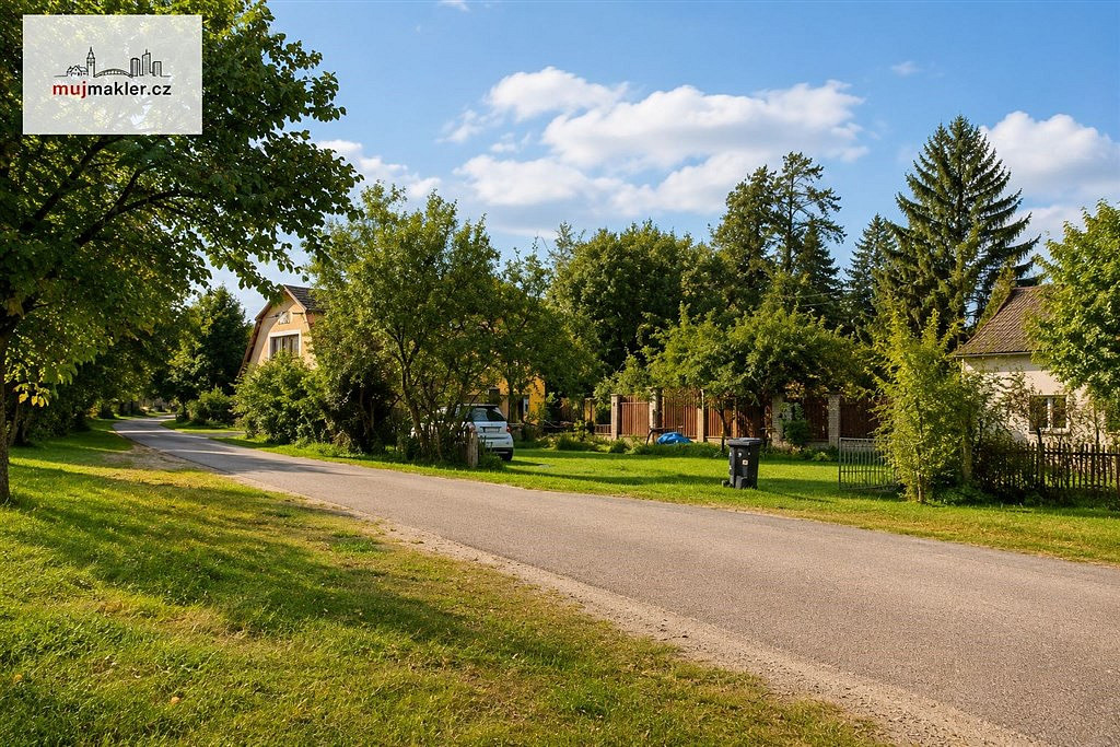 Prodej stavebního pozemku 2 845 m² – další