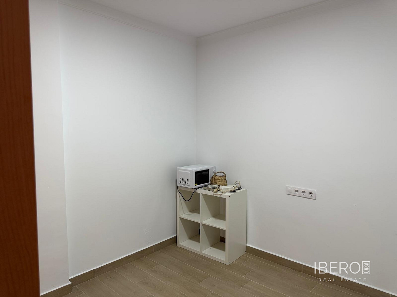Pis 3+kk – Cádiz, Cuarteles - Més