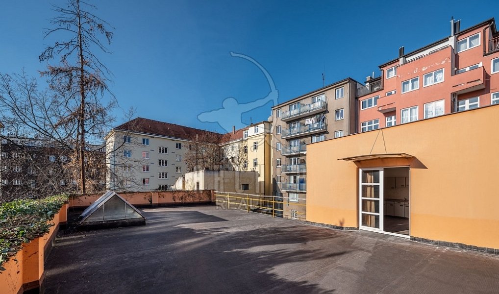 Prodej kanceláře 393 m², Praha – náhled fotky 3