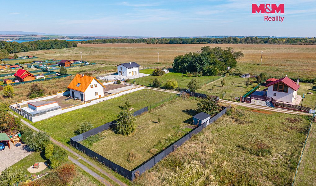 Prodej stavebního pozemku 943 m², Chbany – náhled fotky 3