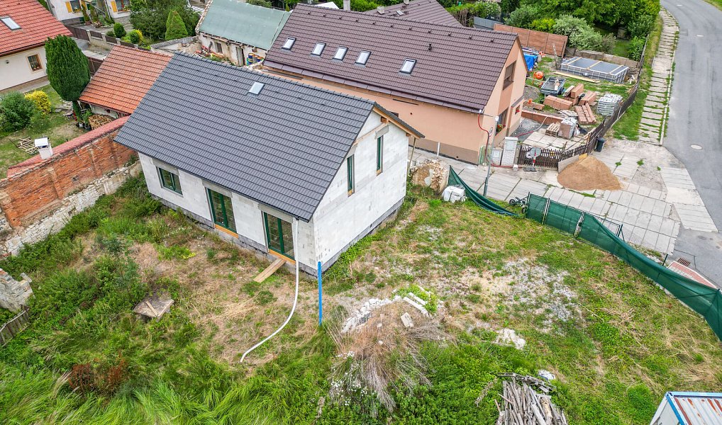 Prodej domu 169 m² s pozemkem 252 m², Hradečno – fotka 1 z 33