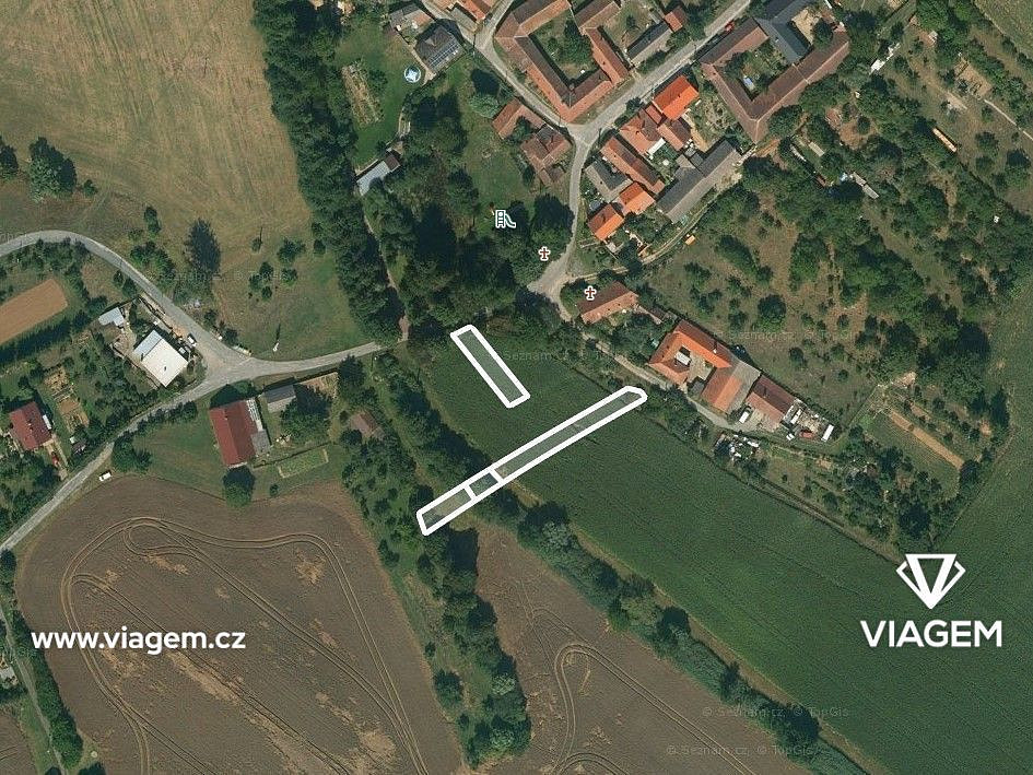 Pole 652 m²