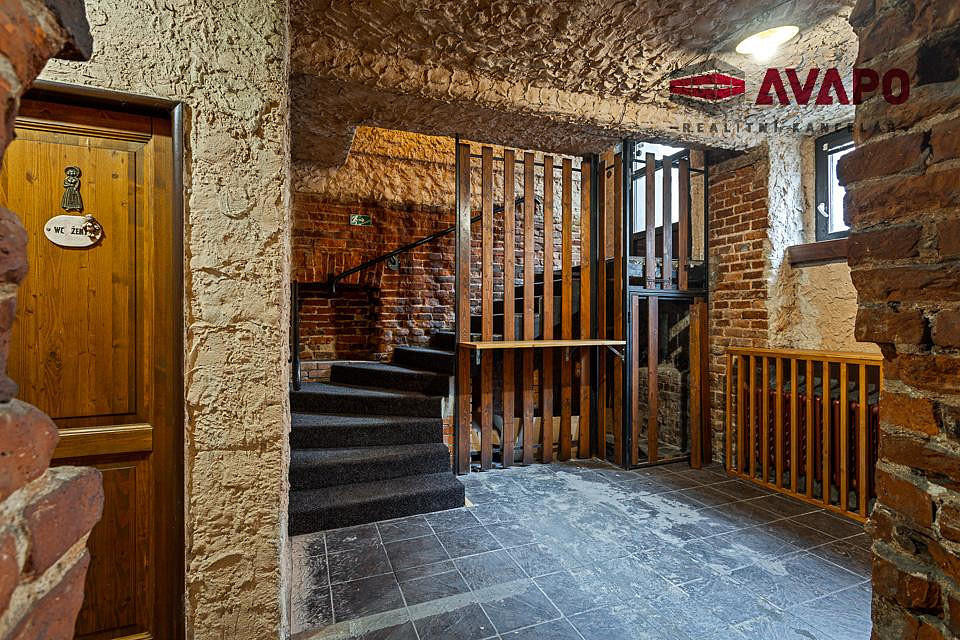 Prodej obchodních prostor 166 m² – fotografie 3