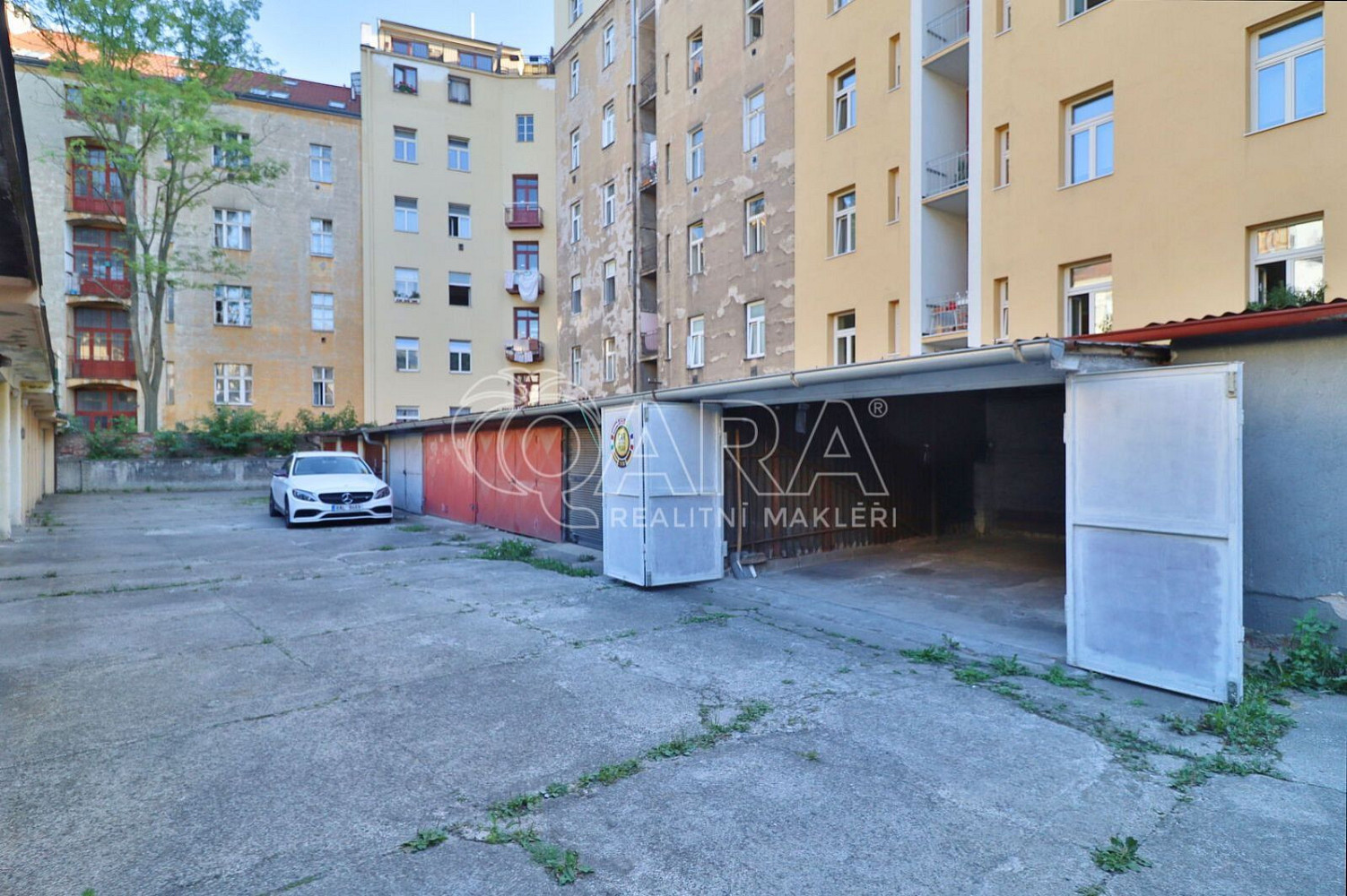 Prodej garáže 16 m2 na vlastním pozemku praha 3 - žižkov — photo 2