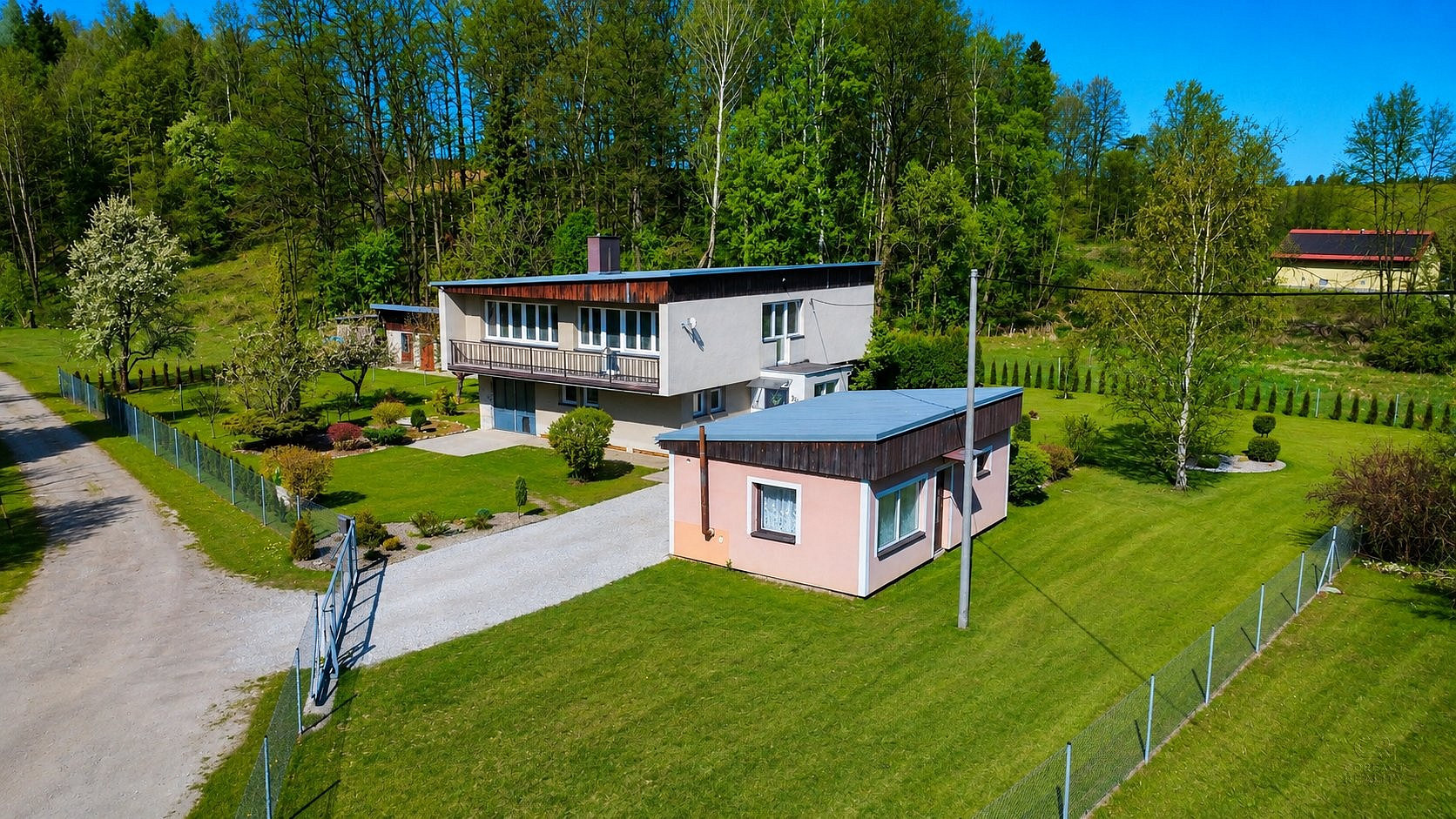 Prodej domu 215 m² s pozemkem 3 394 m²