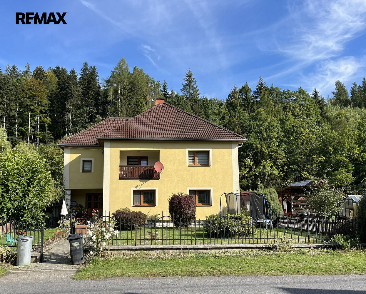 Prodej domu 200 m² s pozemkem 1 192 m²