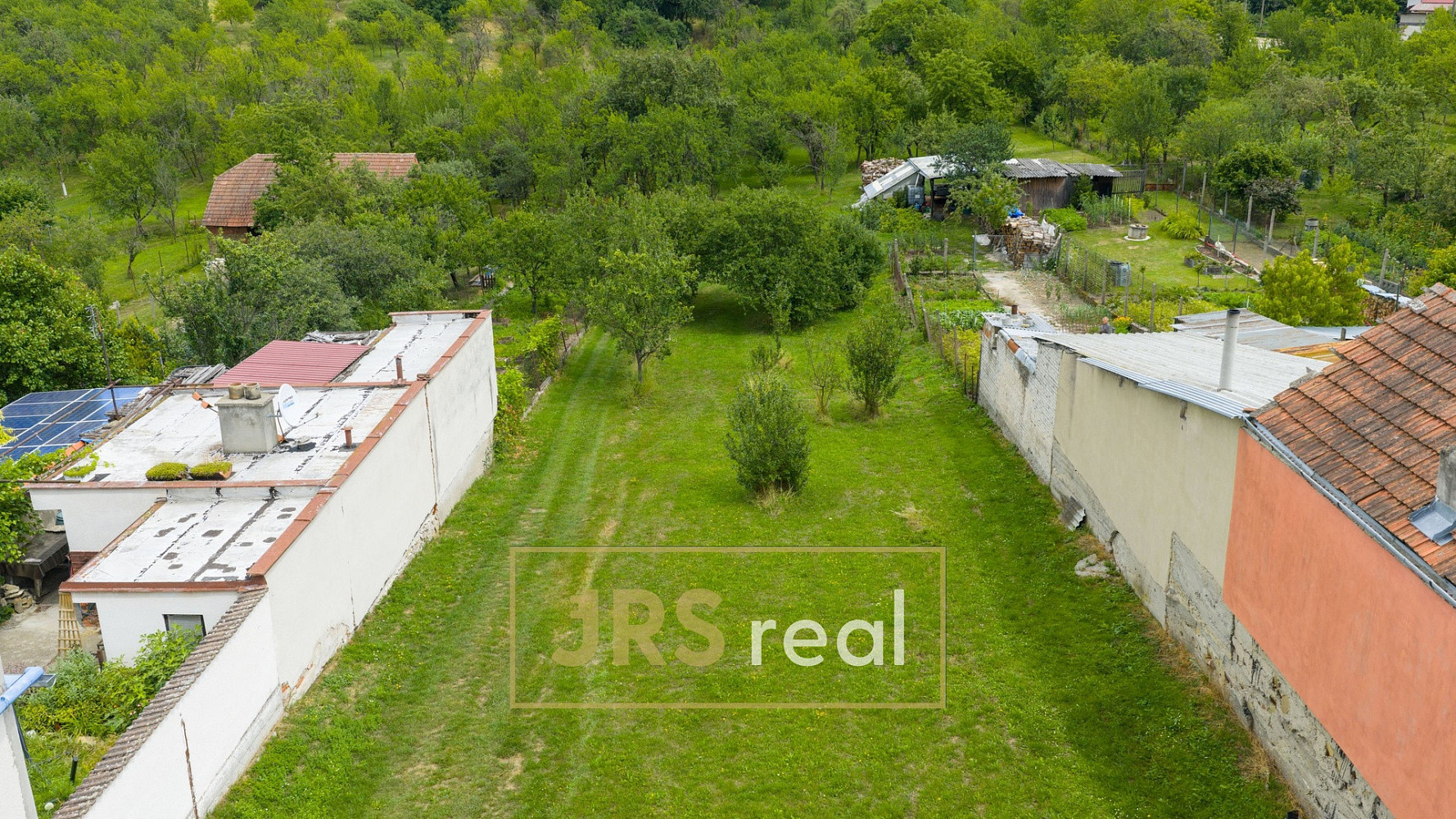 Prodej stavebního pozemku 2 521 m²