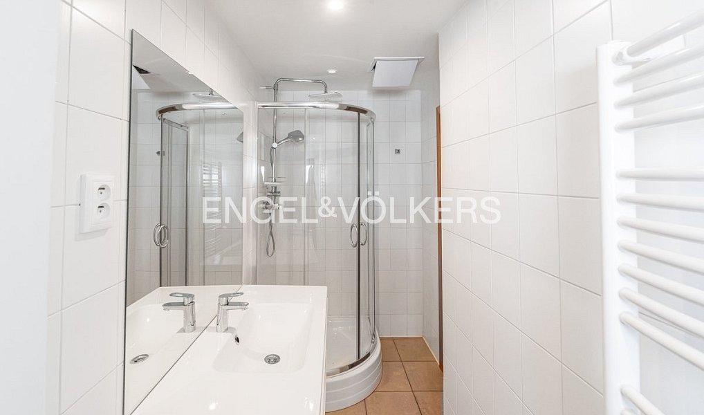 Pronájem bytu 4+kk 150 m², Praha – náhled fotky 14