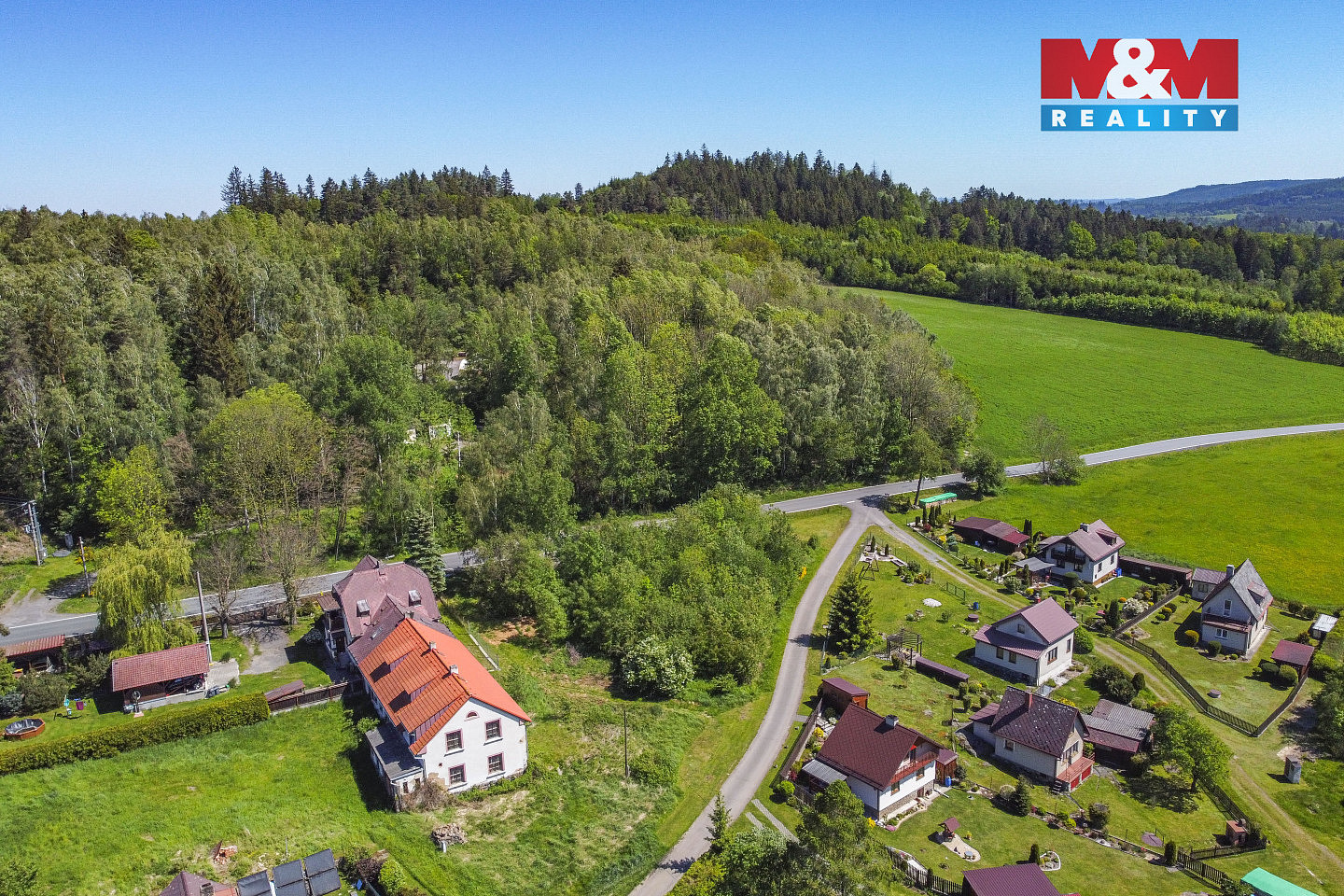 Prodej stavebního pozemku 1 734 m² – fotografie 2