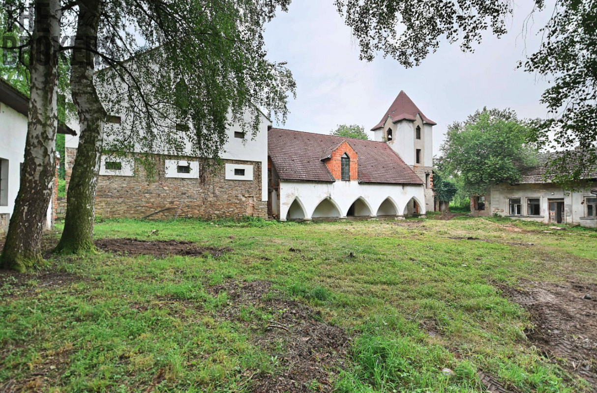 Prodej domu 5 000 m² s pozemkem 42 000 m² – fotografie 3