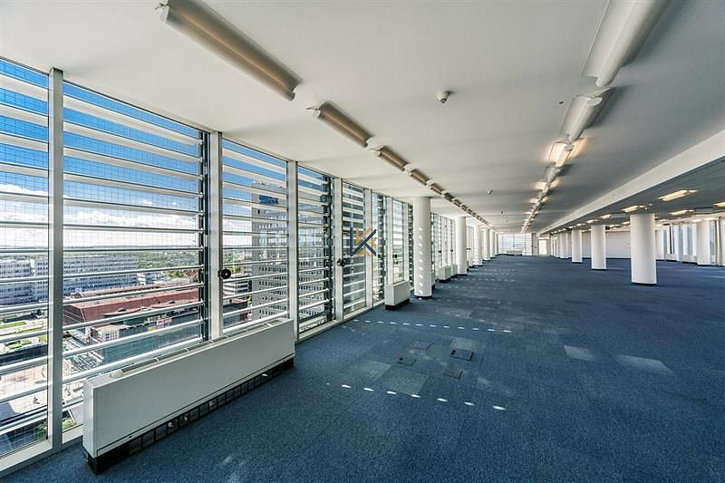 Pronájem kanceláře 350 m² — photo 2