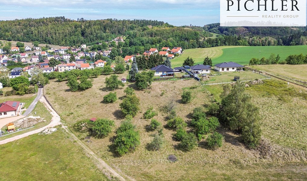 Prodej stavebního pozemku 10 447 m², Radnice – náhled fotky 18