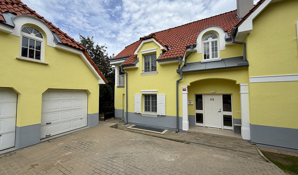Pronájem domu 302 m² s pozemkem 737 m², Praha – náhled fotky 32