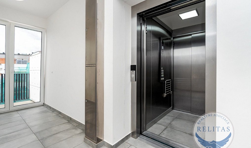 Prodej bytu 4+kk 145 m², Kladno – náhled fotky 17