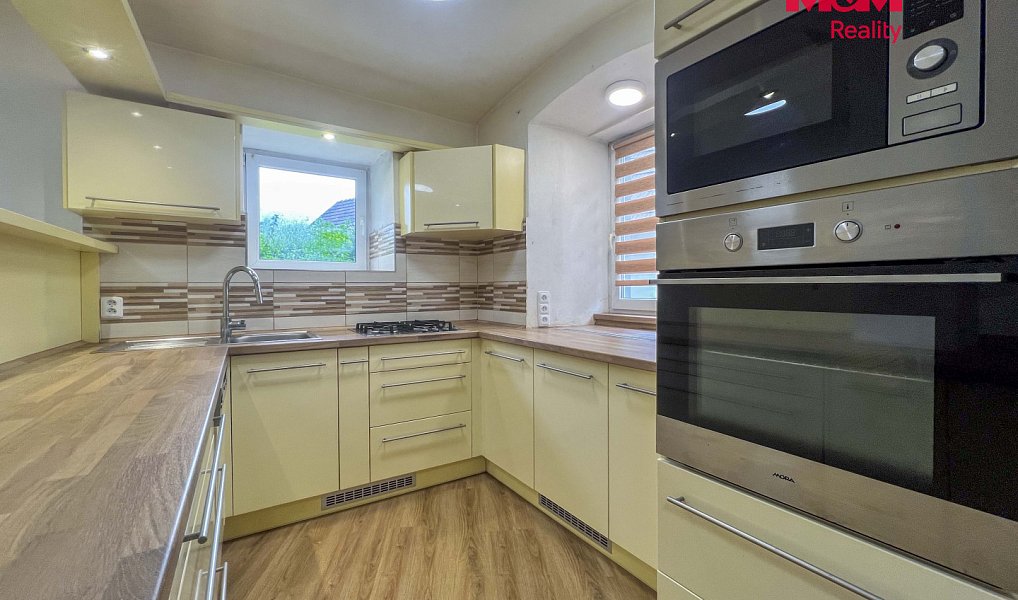 Prodej domu 226 m² s pozemkem 1 039 m², Hrusice – náhled fotky 4