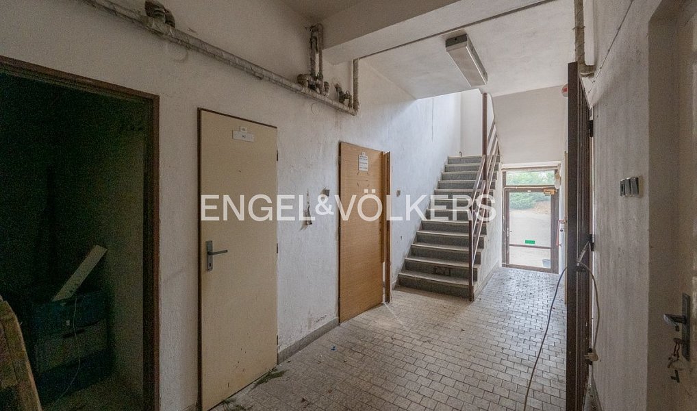 Pronájem výrobních prostor 380 m², Jablonec nad Nisou – náhled fotky 8