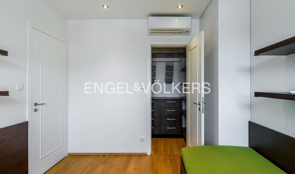 Pronájem bytu 4+kk 140 m², Praha – náhled fotky 7