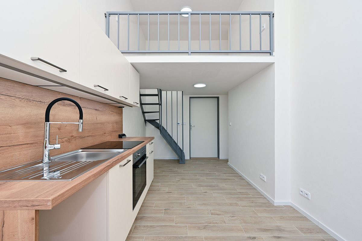 Pronájem bytu 1+kk 22 m² – fotografie 3