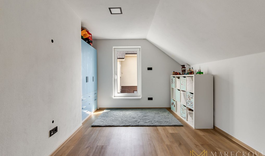 Prodej domu 178 m² s pozemkem 808 m², Brnířov – náhled fotky 16