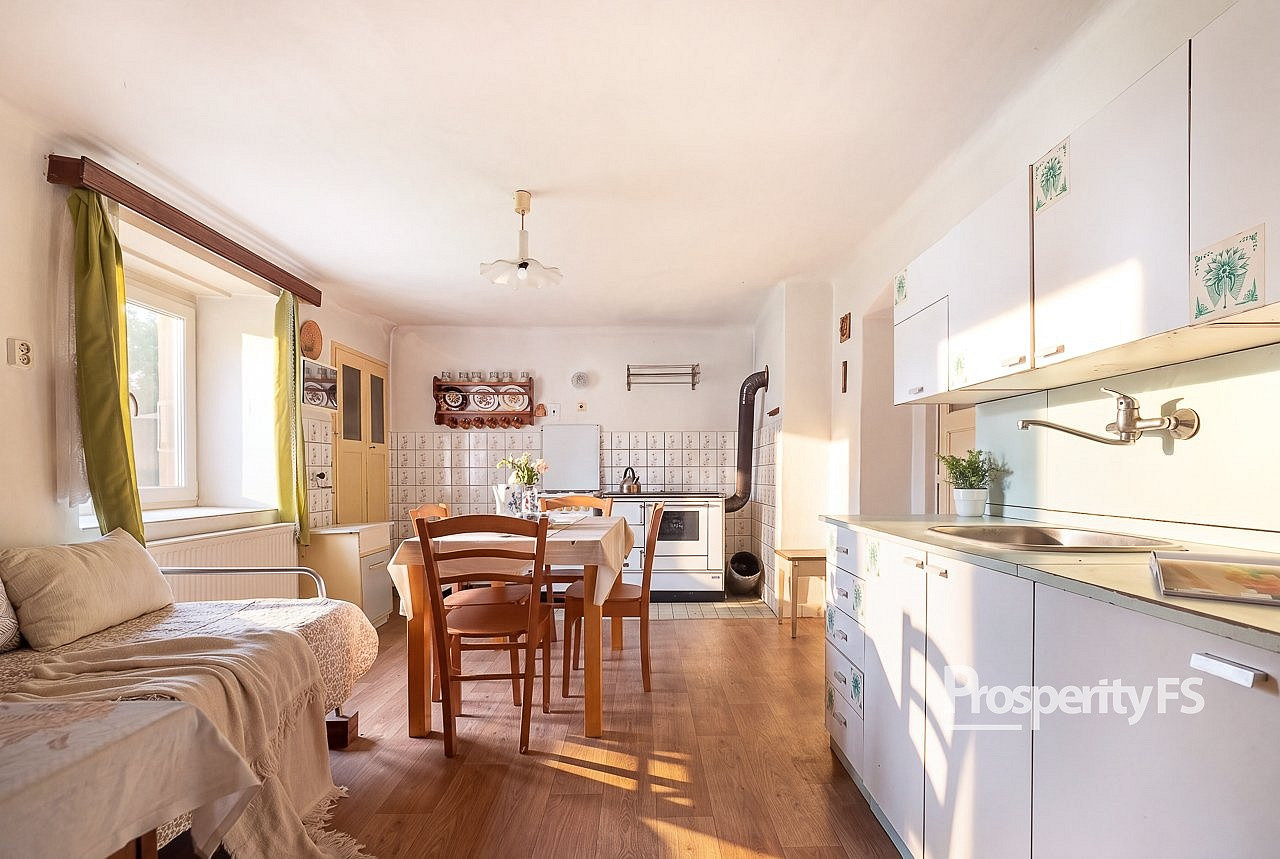 Prodej domu 120 m² s pozemkem 2 453 m²