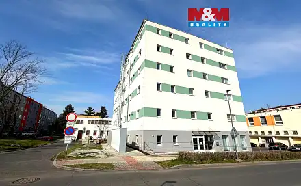 Pronájem kanceláře 173 m², Březinova, Louny