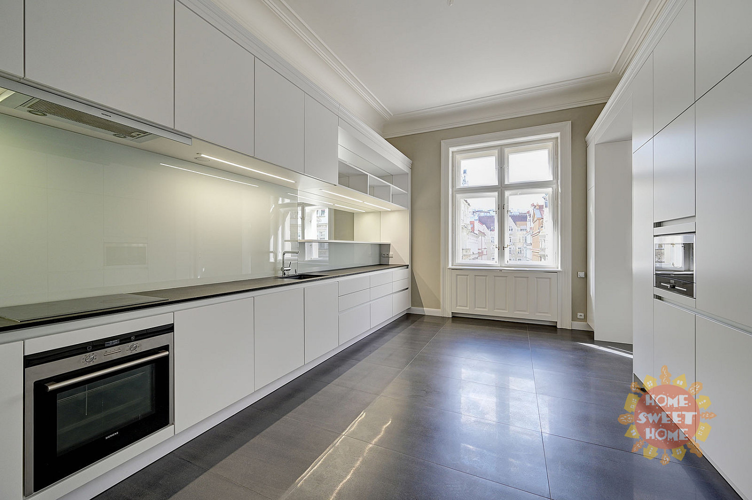 Pronájem bytu 6+kk 295 m² – fotografie 3
