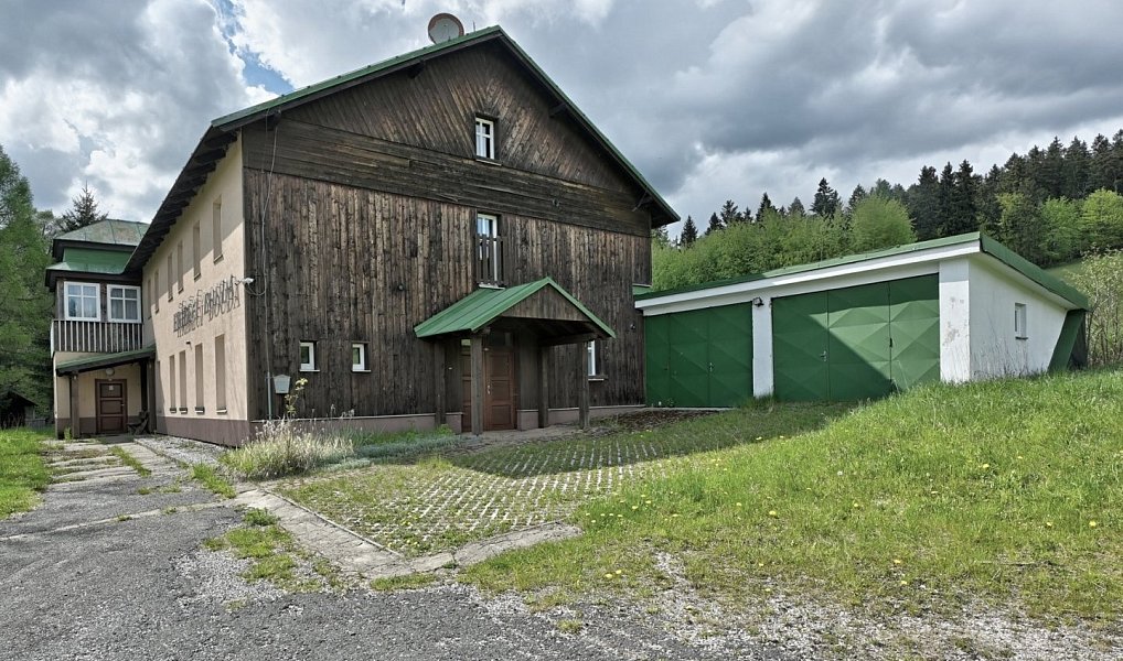 Prodej chaty/chalupy 793 m² s pozemkem 3 563 m², Strážné – náhled fotky 2