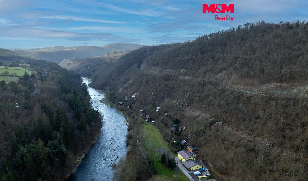 Prodej pozemku, 1701 m², Žampach, Praha-západ, Jílové u Prahy