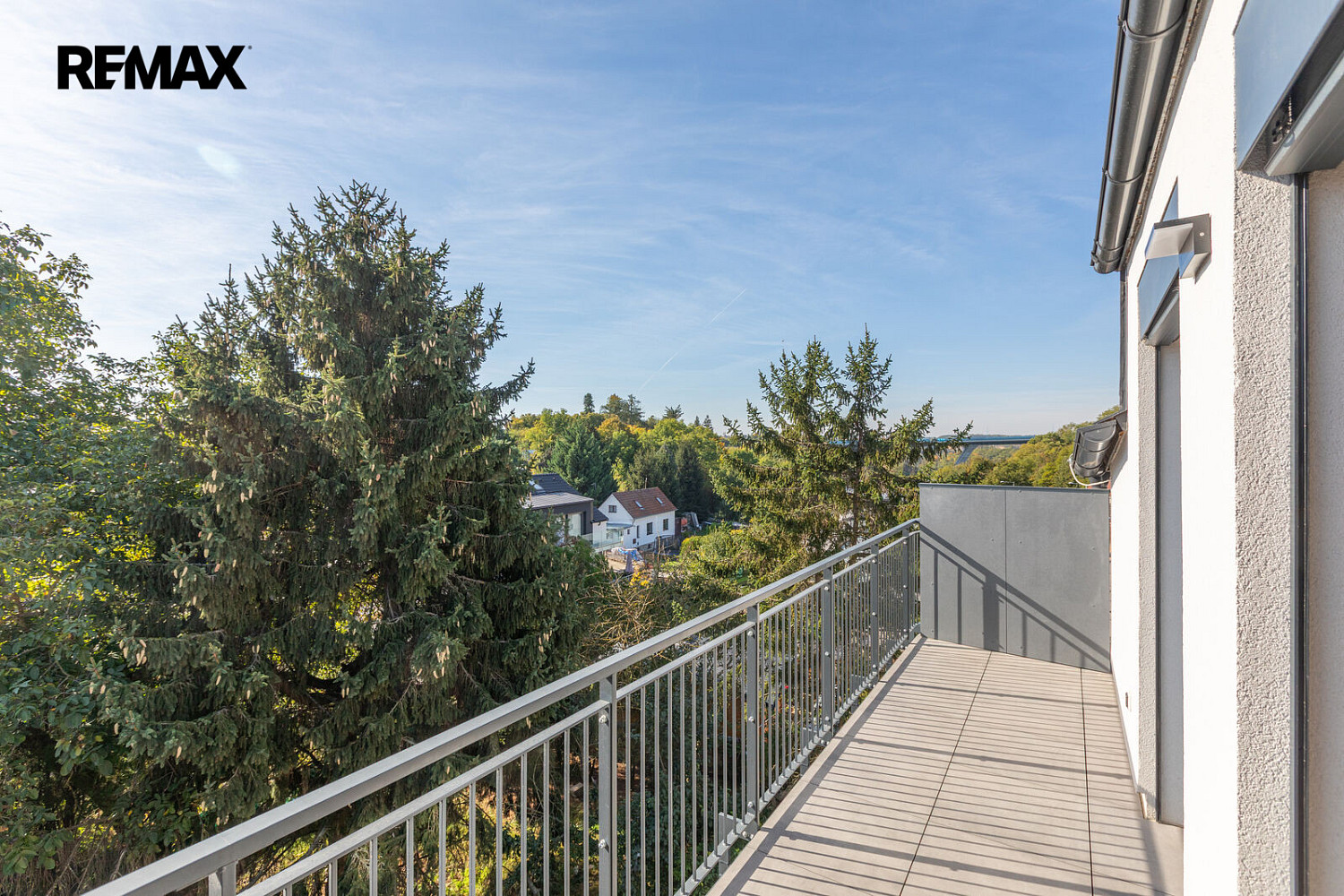 Pronájem bytu 1+kk 29 m² – fotografie 2
