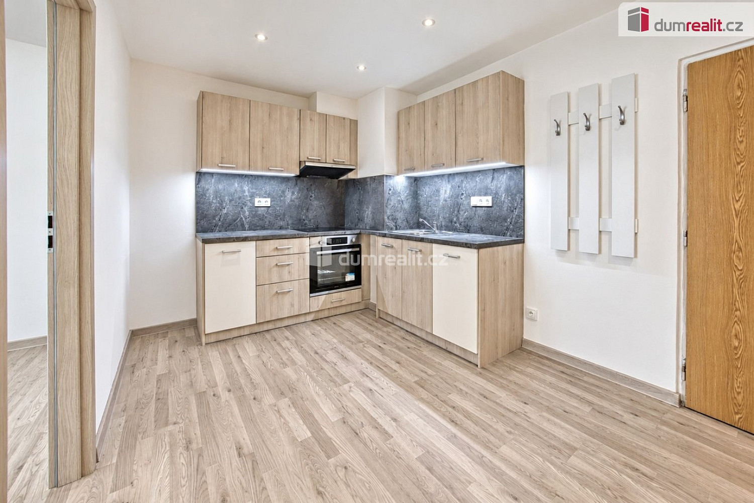 Pronájem obchodních prostor 39 m² – fotografie 3