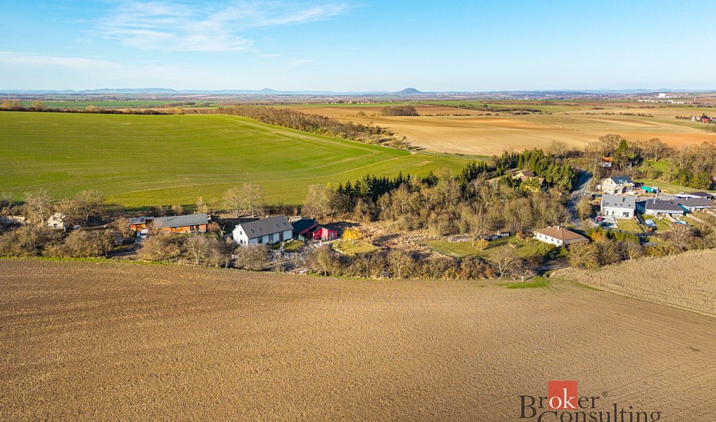 Prodej stavebního pozemku 1 328 m², Zvoleněves – náhled fotky 8