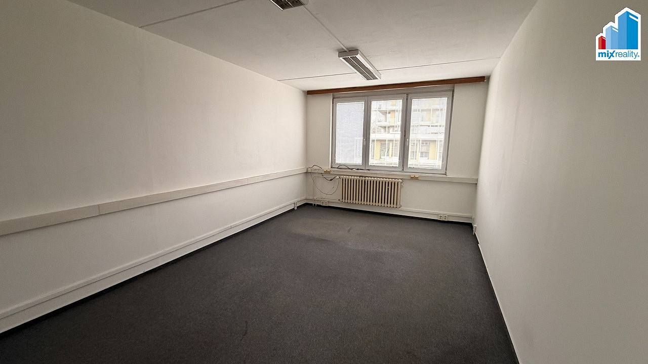 Pronájem kanceláře 27 m² – fotografie 3