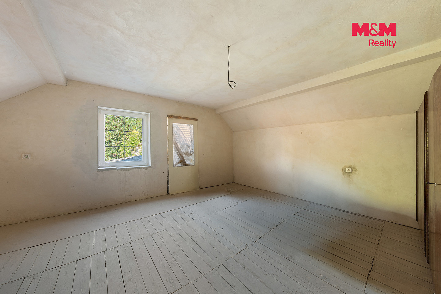 Prodej domu 240 m² s pozemkem 1 012 m² – fotografie 3