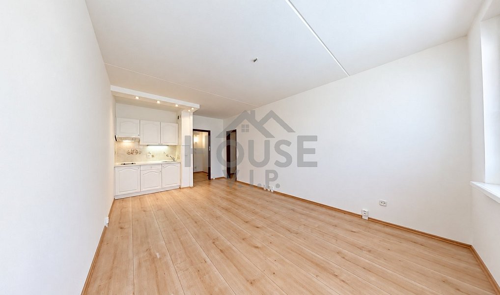 Prodej bytu 1+kk 29 m², Praha – náhled fotky 2