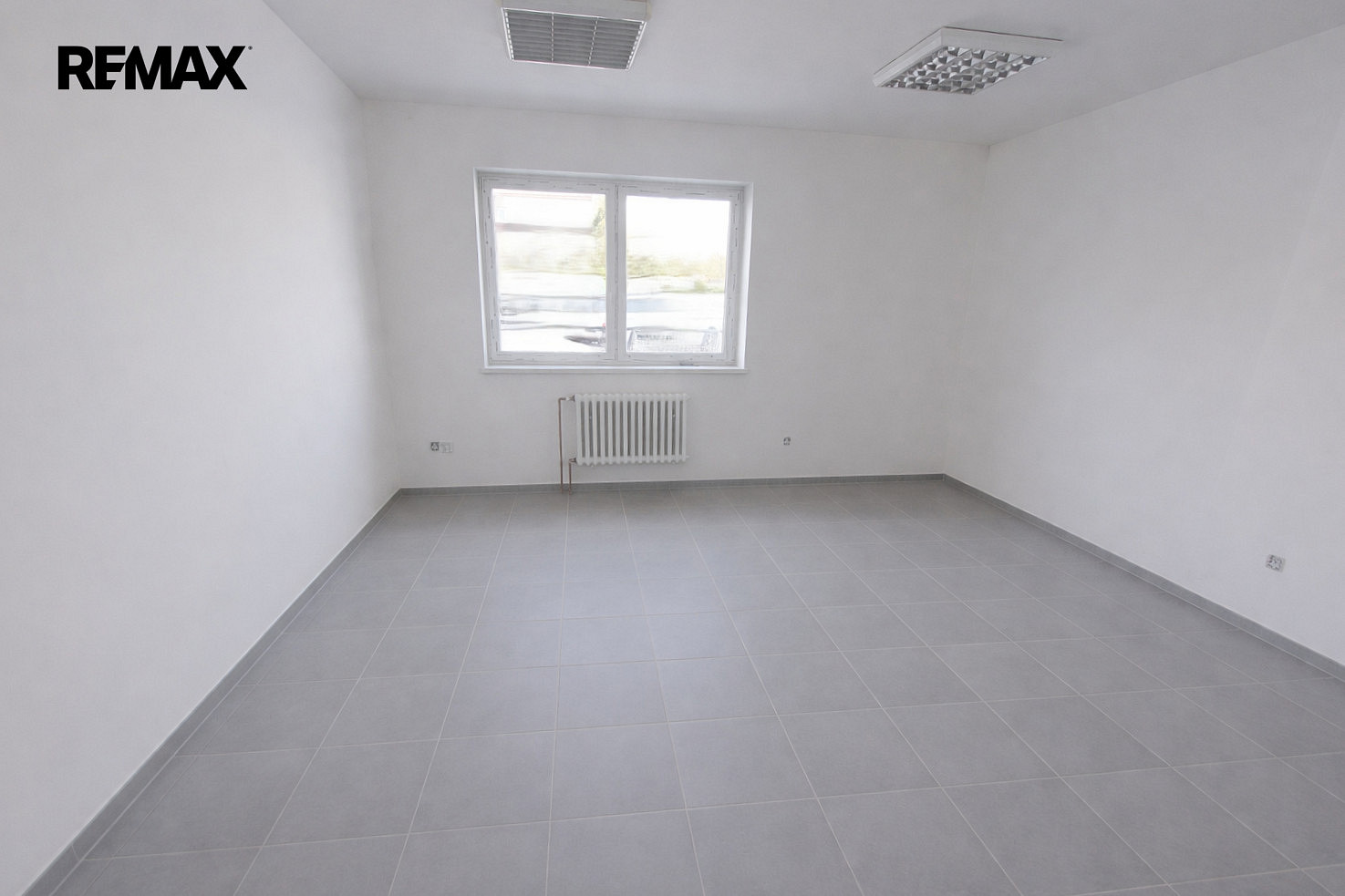 Pronájem kanceláře 82 m² — photo 3